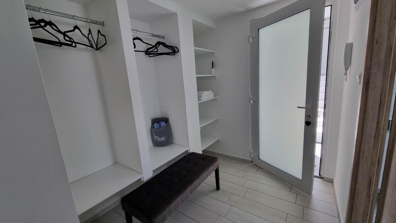 Becsi Kapu Apartman Lägenhet Vác Exteriör bild